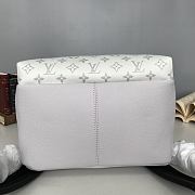 Forubags Louis Vuitton DISCOVERY White Backpack – M30410 - 37.0 x 40.0 x 20.0 cm - 5