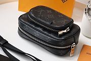 Forubags Louis Vuitton Outdoor Pouch Taigarama Black  – M30755 - 15 x 9 x 7 cm - 4