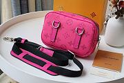 Forubags Louis Vuitton Outdoor Pouch Taigarama Fuchsia  – M30781 - 15 x 9 x 7 cm - 3