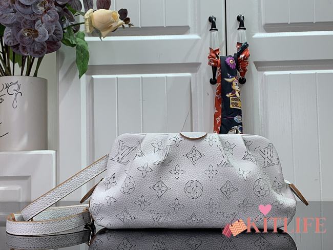Forubags Louis Vuitton Scala Mini Pouch White – M80092 – 23 x 12.5 x 5 cm - 1