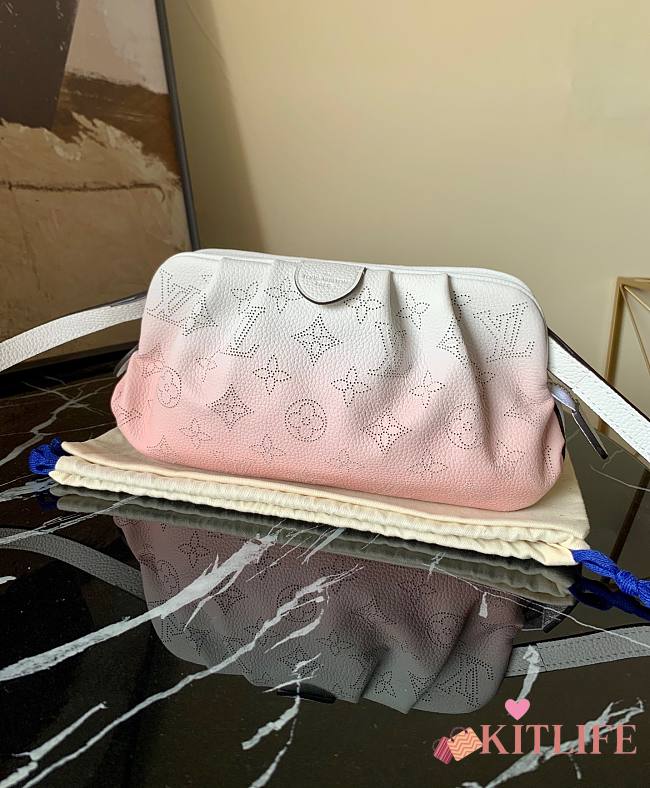 Forubags Louis Vuitton Scala Mini Pouch Gradient Pink – M80093 – 23 x 12.5 x 5 cm - 1