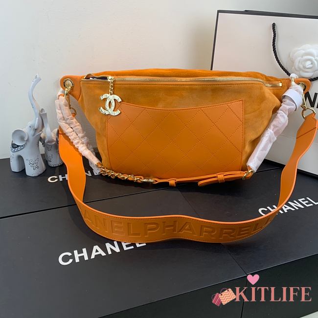 Forubags Chanel x Pharrell Waist Bag in Suede Orange – 31.5x21x8 cm - 1