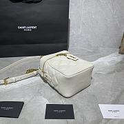 Forubags YSL 80'S Vanity Bag In Carré-Quilted Grain De Poudre Embossed Leather White – 649779 - 14.5x16.5x9 cm - 4