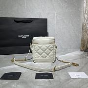 Forubags YSL 80'S Vanity Bag In Carré-Quilted Grain De Poudre Embossed Leather White – 649779 - 14.5x16.5x9 cm - 3