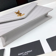 Forubags YSL Envelope Chain Wallet In Grain De Poudre Embossed Leather Gold Metal Logo White – 393953 – 19x11.5x4 cm - 6