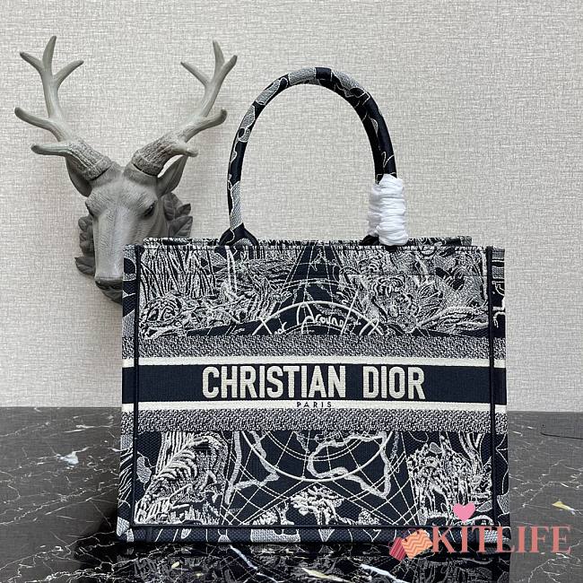 Forubags Dior Book Tote Lucky Star Blue – 41.5×35×18 cm - 1