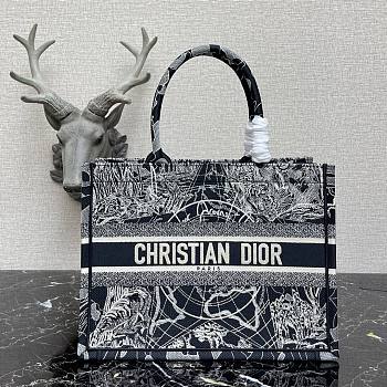 Forubags Dior Book Tote Lucky Star Blue – 41.5×35×18 cm