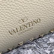 Forubags Valentino Rockstud Bag Grain Cowhide White – 0037A – 26×11×22cm - 2