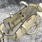 Forubags Valentino Rockstud Bag Grain Cowhide White – 0037A – 26×11×22cm - 4