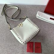 Forubags Valentino Garavani Rockstud Calfskin Hobo Handbag White – 50029# – 18.5×18.5× 6.5 cm  - 5