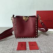 Forubags Valentino Garavani Rockstud Calfskin Hobo Handbag Bordeaux Red – 50029# – 18.5×18.5× 6.5 cm - 1