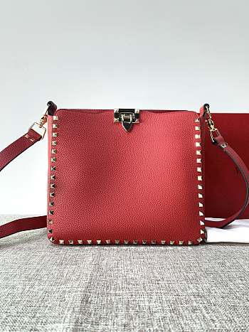 Forubags Valentino Garavani Rockstud Soft Cowhide Hobo Handbag Red – 50031S# – 27×7×25 cm