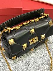 Forubags Valentino Garavani Roman Stud Chain Bag Black – 2060S – 25×16×10 cm - 5