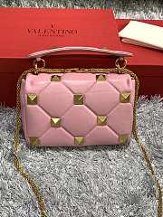 Forubags Valentino Garavani Roman Stud Chain Nappa Leather Bag Light Pink – 2060S – 25×16×10 cm - 3