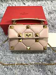 Forubags Valentino Garavani Roman Stud Chain Nappa Leather Bag Beige – 2060S – 25×16×10 cm - 1