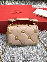 Forubags Valentino Garavani Roman Stud Chain Nappa Leather Bag Beige – 2060S – 25×16×10 cm - 5