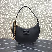 Forubags Valentino Garavani Vsling plaque Hobo Bag Black – 0707# – 20x5x12 cm - 1