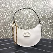 Forubags Valentino Garavani Vsling plaque Hobo Bag White – 0707# – 20x5x12 cm - 1