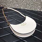 Forubags Valentino Garavani Vsling plaque Hobo Bag White – 0707# – 20x5x12 cm - 2