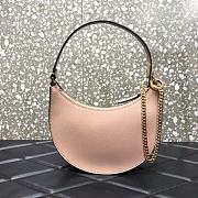 Forubags Valentino Garavani Vsling Plaque Hobo Bag Powder – 0707# – 20x5x12 cm - 5