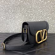 Forubags Valentino Garavani SuperVee Calf  Leather Crossbody Medium Bag Black – 2009# – 26.5x9x16 cm - 4