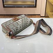 Fendi Baguette Laurel Embroidered Canvas Bag – 1805 – 28×6×14 cm - 3