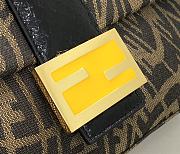 Fendi Mini Baguette 1997 Brown Jacquard FF Vertigo Bag – 8BS049 – 19x5x10 cm - 4