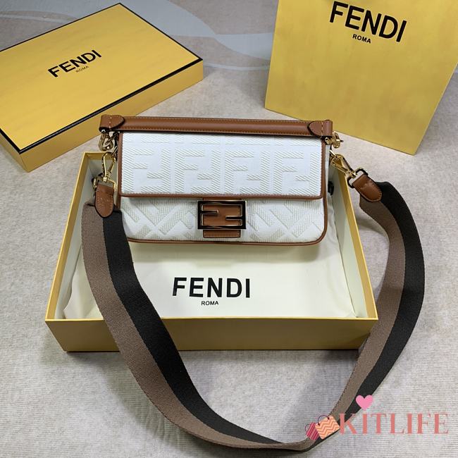 Fendi Baguette White FF Canvas Bag – 2020 - 26x15x6 cm - 1