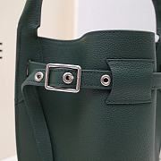 Celine Big Bag Nano Bucket In Supple Grained Calfskin Laurel Green – 187243 – 21x15x15 cm - 5