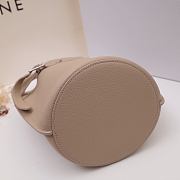 Celine Big Bag Nano Bucket In Supple Grained Calfskin Taupe – 187243 – 21x15x15 cm - 5