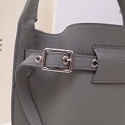 Celine Big Bag Nano Bucket In Supple Grained Calfskin Grey – 187243 – 21x15x15 cm - 4