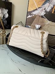 Louis Vuitton Wave V-shaped Quilted Chain Bag White - M58552 – 24x14x9cm - 4