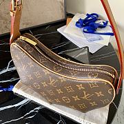 Louis Vuitton Presbyopia Medieval Pea Bag - M51511 – 27x7x13cm - 2