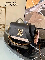 Louis Vuitton Lockme Tender Grain Calfskin Black - M58557 – 19 x 13 x 8 cm - 1