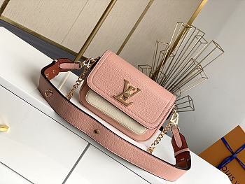 Louis Vuitton Lockme Tender Grain Calfskin Pink – M58555 – 19 x 13 x 8 cm