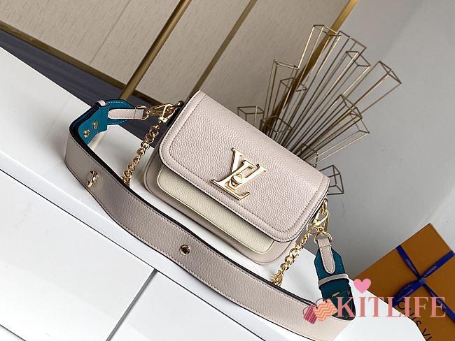 Louis Vuitton Lockme Tender Grain Calfskin Light Purple – M58555 – 19 x 13 x 8 cm - 1
