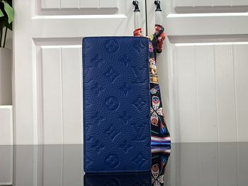 Louis Vuitton Brazza Wallet Blue Embossed Monogram - M80592 – 10 x 19 x 2 cm