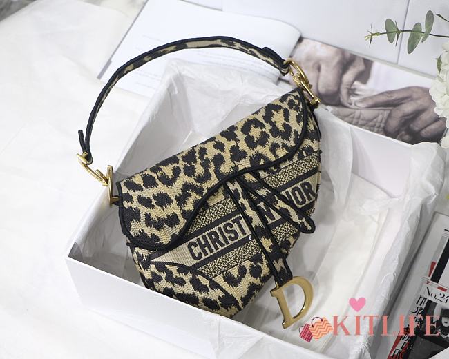 Christian Dior Saddle Embroidered Leopard Print – M9001 – 25.5 x 20 x 6.5 cm - 1