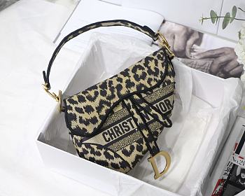 Christian Dior Saddle Embroidered Leopard Print – M9001 – 25.5 x 20 x 6.5 cm