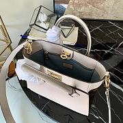 Louis Vuitton ON MY SIDE Handbag White – M57728 – 25 x 20 x 12 cm - 2
