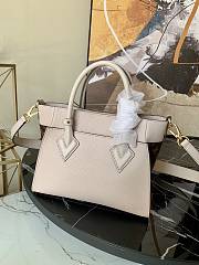 Louis Vuitton ON MY SIDE Handbag White – M57728 – 25 x 20 x 12 cm - 3