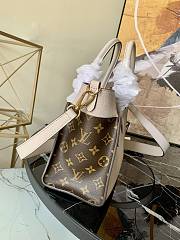 Louis Vuitton ON MY SIDE Handbag White – M57728 – 25 x 20 x 12 cm - 5
