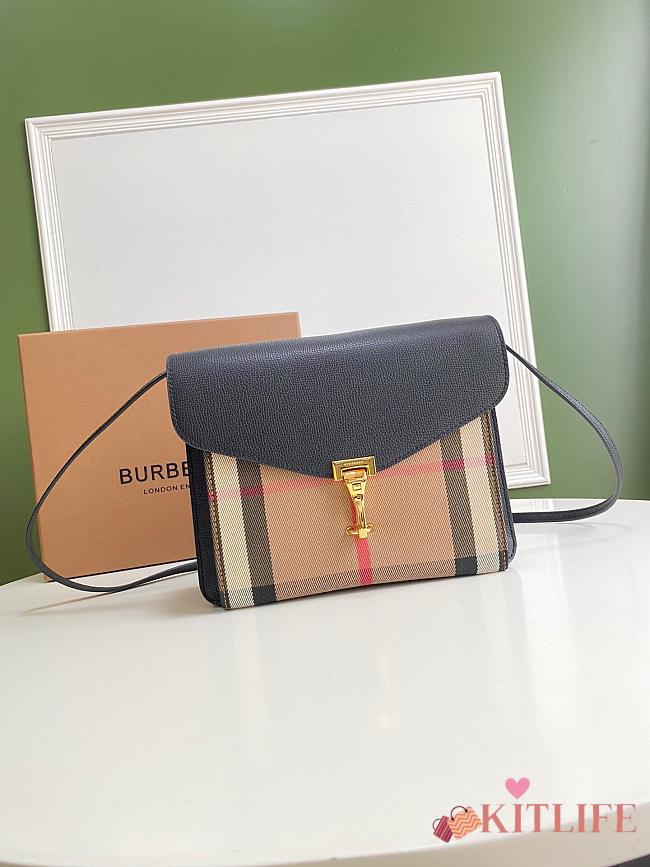 Burberry Vintage Leather Crossbody Bag – 8131 – 24x7x18 cm - 1
