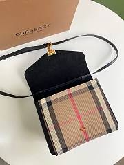 Burberry Vintage Leather Crossbody Bag – 8131 – 24x7x18 cm - 5