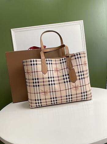 Burberry Vintage Double-Sided Shopping Bag Brown – 35 x 30 x 12 cm