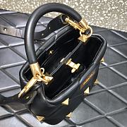 Valentino Roman Stud The Handle Bag 520 In Nappa Gold – 1199# – 20×9×15 cm - 2