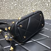 Valentino Roman Stud The Handle Bag 520 In Nappa Gold – 1199# – 20×9×15 cm - 5