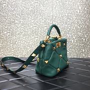Valentino Roman Stud The Handle Bag 520 In Nappa Green – 1199# – 20×9×15 cm - 5