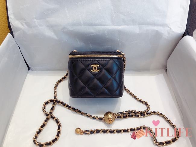 Chanel Mini Cosmetic Metal Ball lambskin Black - A88828 - 8.5x11x7 cm - 1