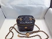 Chanel Mini Cosmetic Metal Ball lambskin Black - A88828 - 8.5x11x7 cm - 6